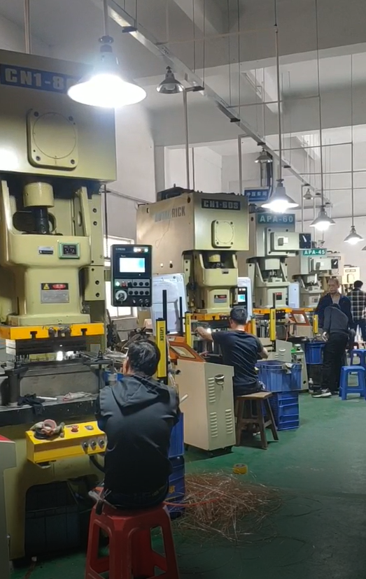 沖壓部生產車間